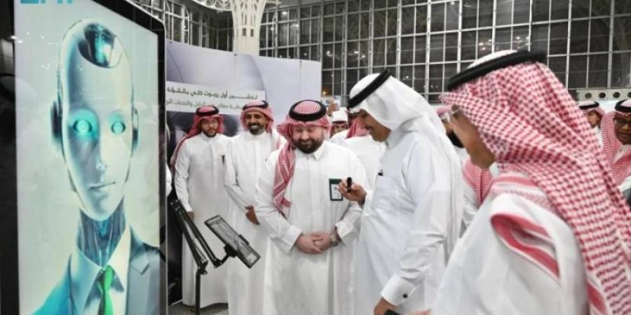 وزير النقل يدشّن أول موظف رقمي بالشركة السعودية للخدمات الأرضية